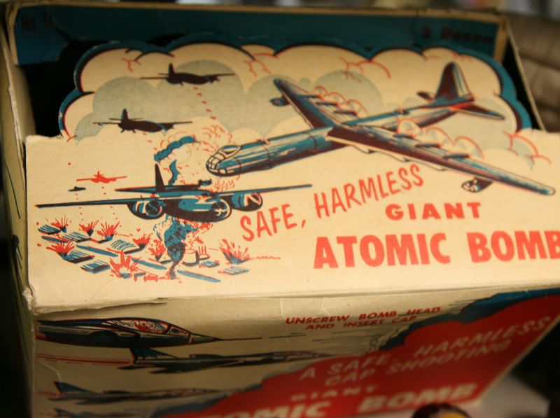 Atomic bomb toy