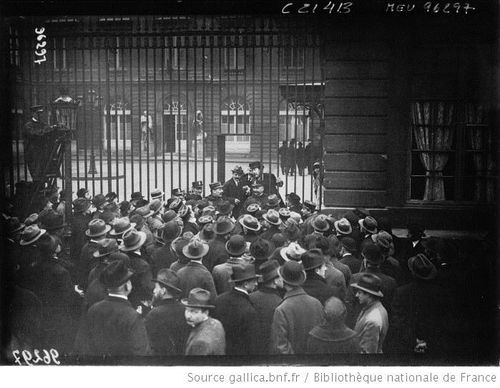 Einstein Gallica crowd