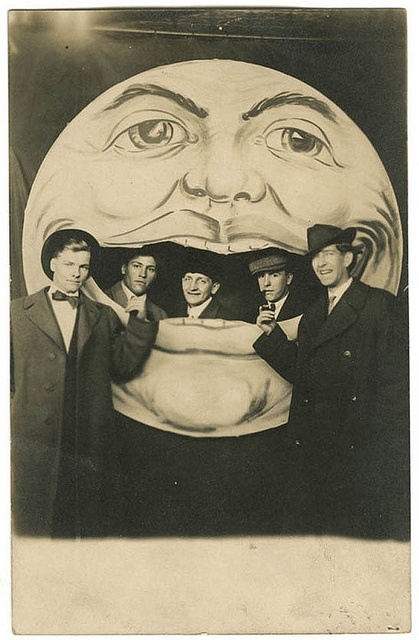 Moon men in mouth