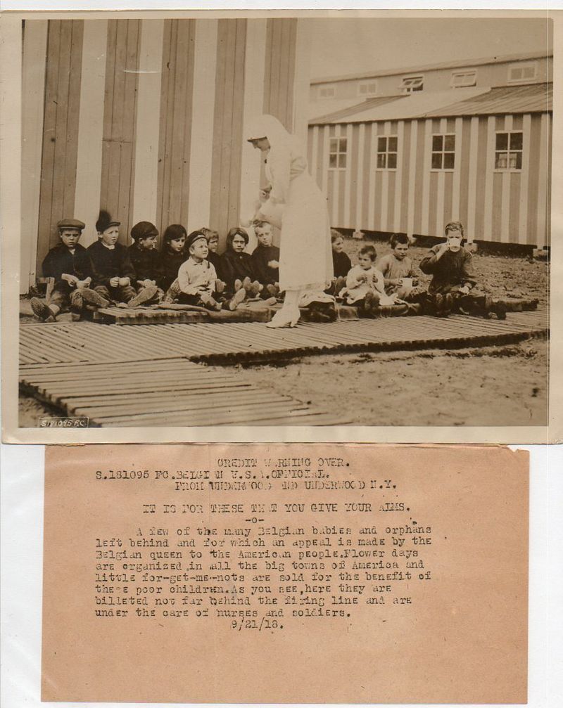 WWI--e--women--beglian babies 670 WWI--e--women--beglian babies 670
