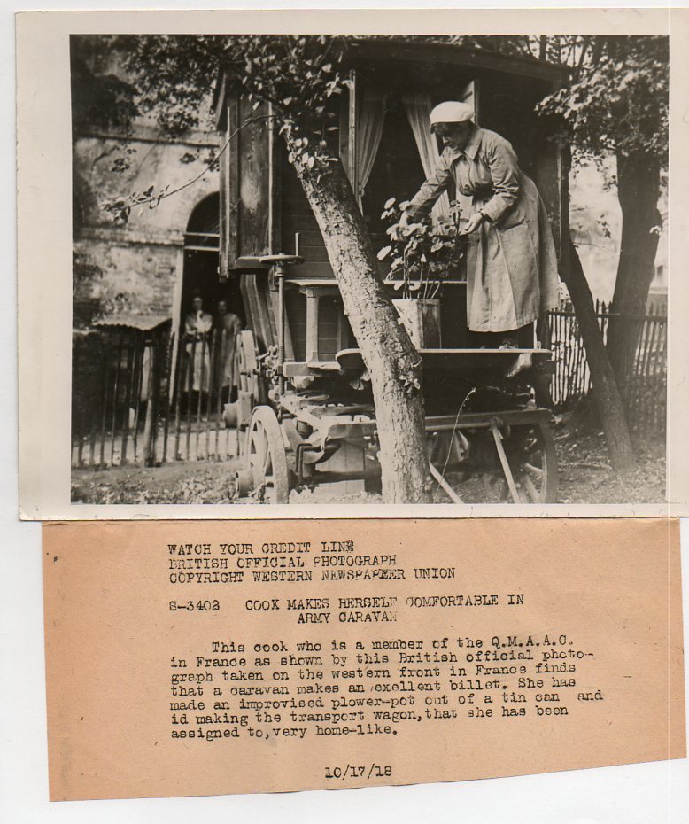WWI--e--women--cook wif flowers666 WWI--e--women--cook wif flowers666