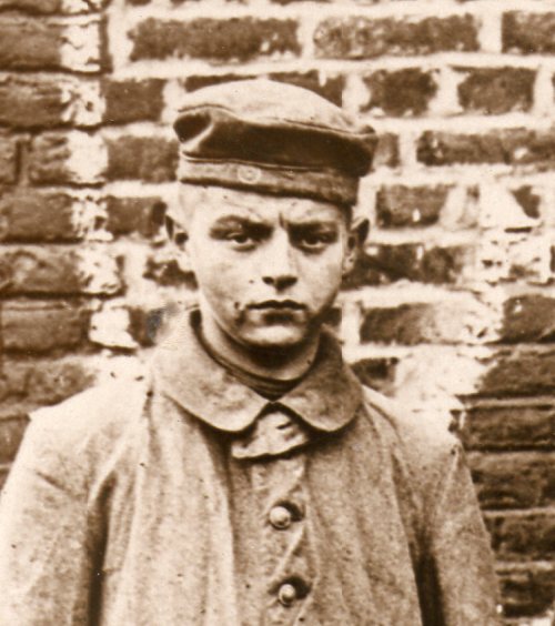 WWI photograph--german prisoners boy067